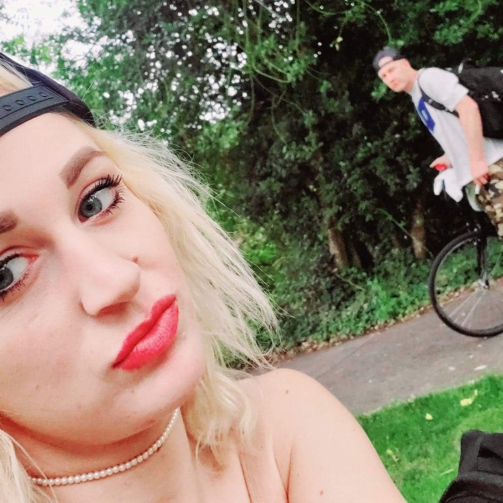 Meet your Posher, Dana